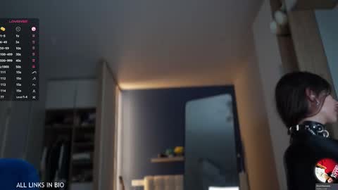 Snapshot of 1mari_01 chatting on February 12, 7:35 pm Marie online show from February 12, 7:35 pm