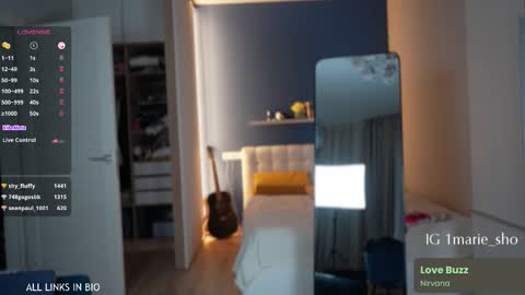 Snapshot of 1mari_01 chatting on September 10, 6:08 pm Marie online show from September 10, 6:08 pm