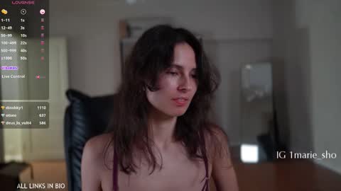 Snapshot of 1mari_01 chatting on November 22, 6:29 pm Marie online show from November 22, 6:29 pm