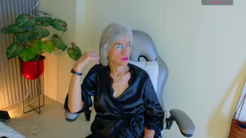 Miss Monserrate online show from July 13, 2:31 pm