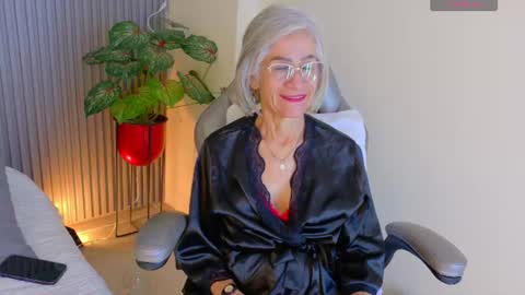 Miss Monserrate online show from July 15, 2:22 pm