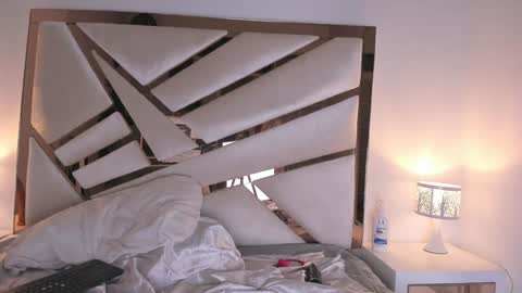 Luisa online show from December 15, 2:59 pm