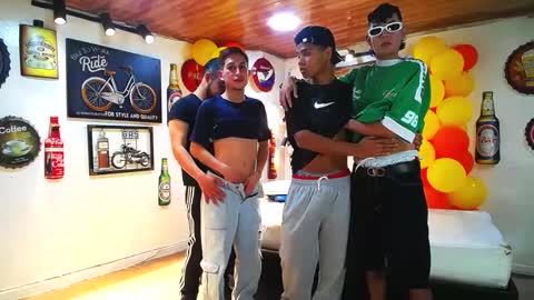 Snapshot of 1pushman chatting on February 1, 1:44 am pushman online show from February 1, 1:44 am