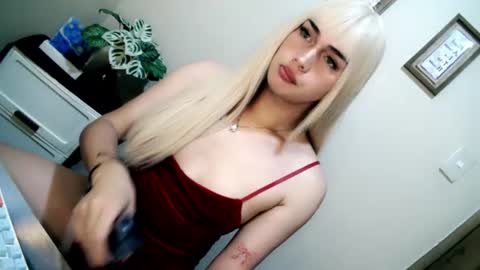 Snapshot of 1sexy_kattie chatting on June 18, 9:14 am 1sexy kattie online show from June 18, 9:14 am