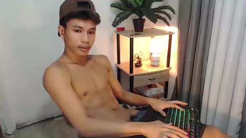 1sweetloverxx online show from April 23, 1:24 pm
