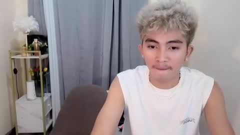 1sweetloverxx online show from April 25, 10:07 pm