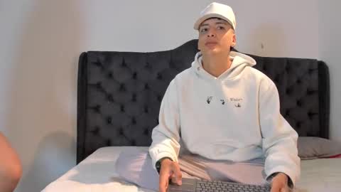 1Threestar online show from November 26, 12:17 pm