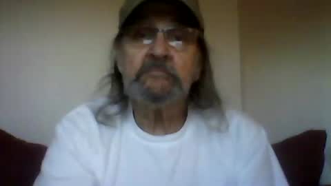 Snapshot of 1valentine chatting on December 24, 11:55 pm 1valentine online show from December 24, 11:55 pm