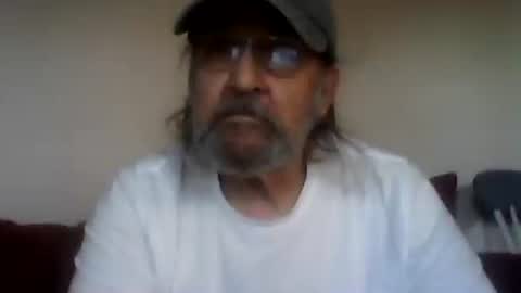 Snapshot of 1valentine chatting on November 19, 5:02 pm 1valentine online show from November 19, 5:02 pm