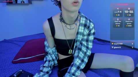 Snapshot of 1vampirella_gs chatting on December 5, 5:39 pm Milos online show from December 5, 5:39 pm