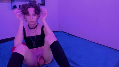 Snapshot of 1vampirella_gs chatting on December 9, 12:30 pm Milos online show from December 9, 12:30 pm