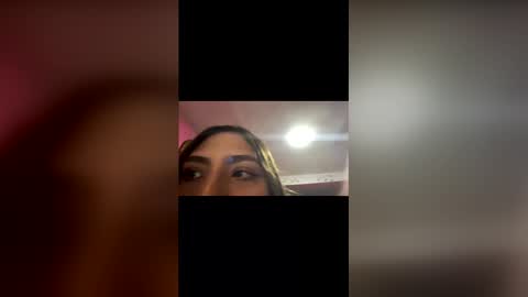 Snapshot of 20162005aaa chatting on April 2, 11:24 pm 20162005aaa online show from April 2, 11:24 pm