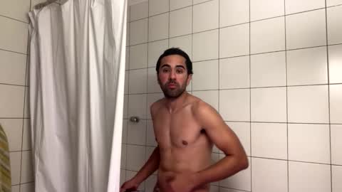 Snapshot of 2025rob chatting on December 18, 3:40 pm 2025rob online show from December 18, 3:40 pm