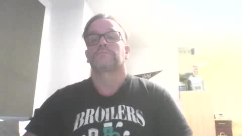 Snapshot of 21cmlong1 chatting on November 5, 6:30 pm Thomas online show from November 5, 6:30 pm