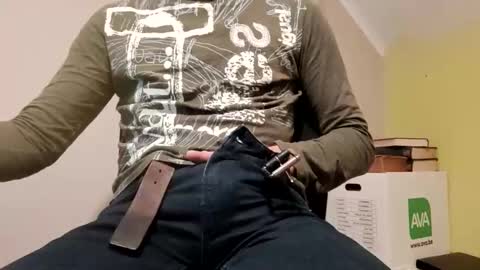 Snapshot of 22_acacia_avenue chatting on January 6, 6:44 pm 22_acacia_avenue online show from January 6, 6:44 pm