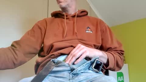 Snapshot of 22_acacia_avenue chatting on February 9, 9:13 am 22_acacia_avenue online show from February 9, 9:13 am