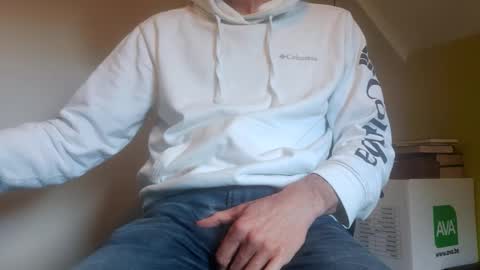 Snapshot of 22_acacia_avenue chatting on March 15, 10:43 am 22_acacia_avenue online show from March 15, 10:43 am