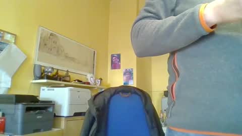 Snapshot of 22esserre chatting on December 18, 10:40 am 22esserre online show from December 18, 10:40 am