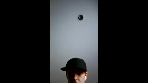 Snapshot of 22yrsold7inch chatting on December 20, 10:44 am 22yrsold7inch online show from December 20, 10:44 am