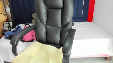 Isabella online show from February 12, 2:10 pm