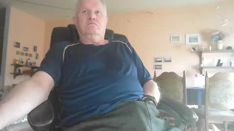 Snapshot of 29famila chatting on December 16, 1:16 pm 29famila online show from December 16, 1:16 pm