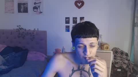 Snapshot of 2cb0y chatting on September 21, 3:08 am  BAD  online show from September 21, 3:08 am