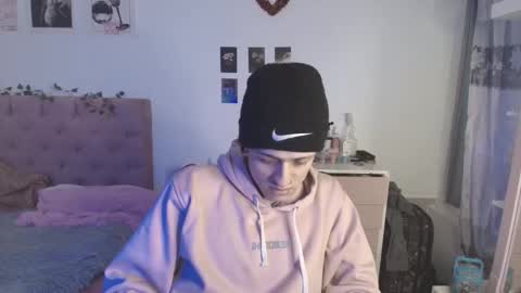 Snapshot of 2cb0y chatting on October 13, 7:36 pm  BAD  online show from October 13, 7:36 pm