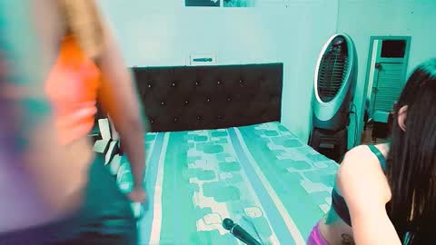 Snapshot of 2girls__dream chatting on September 12, 10:48 am samantha sharon online show from September 12, 10:48 am