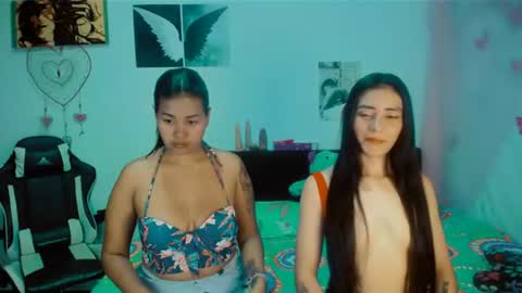 Snapshot of 2girls__dream chatting on July 4, 7:47 am samantha sharon online show from July 4, 7:47 am