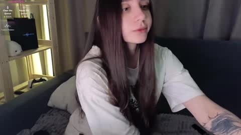 Lina       free control in pvt online show from April 23, 12:15 pm