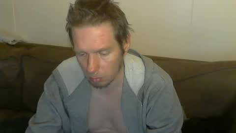 2small4you83 online show from April 25, 1:08 am