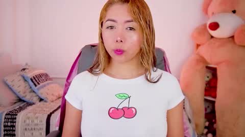 Snapshot of 3kam_amazonian chatting on January 11, 8:19 am independent model online show from January 11, 8:19 am