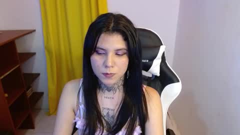 Snapshot of 3rika_gomez chatting on October 3, 10:51 pm erika online show from October 3, 10:51 pm