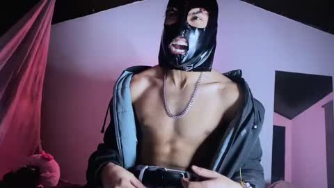 Snapshot of 3v1l_ chatting on November 11, 4:34 am E V I L online show from November 11, 4:34 am