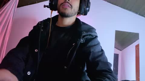 Snapshot of 3v1l_ chatting on November 12, 12:44 am E V I L online show from November 12, 12:44 am