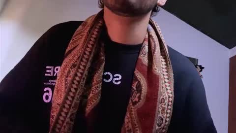 Snapshot of 3v1l_ chatting on December 18, 7:20 pm E V I L online show from December 18, 7:20 pm