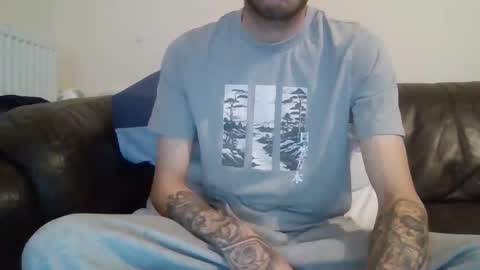 420feetloverr420 online show from September 27, 10:15 pm