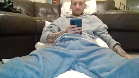 Snapshot of 420feetloverr420 chatting on March 30, 1:17 am 420feetloverr420 online show from March 30, 1:17 am