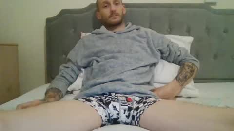 Snapshot of 420feetloverr420 chatting on April 2, 12:30 am 420feetloverr420 online show from April 2, 12:30 am