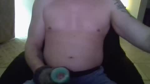 Snapshot of 42o_blah chatting on January 16, 2:37 am 42o_blah online show from January 16, 2:37 am