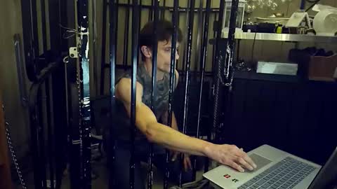 4u2keeplockedup online show from October 23, 6:45 am