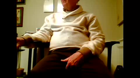 Snapshot of 4uguys chatting on December 18, 3:15 am 4uguys online show from December 18, 3:15 am