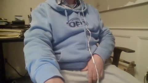 Snapshot of 4uguys chatting on March 21, 3:11 am 4uguys online show from March 21, 3:11 am