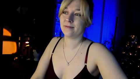 Snapshot of 5_in_one chatting on January 27, 4:52 am Sunshine online show from January 27, 4:52 am