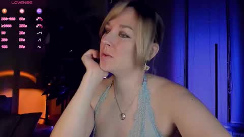 Snapshot of 5_in_one chatting on October 24, 4:20 am Sunshine online show from October 24, 4:20 am