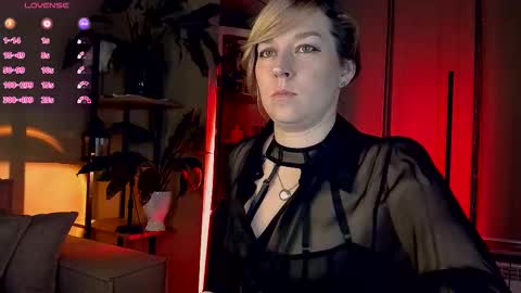 Snapshot of 5_in_one chatting on October 27, 3:43 am Sunshine online show from October 27, 3:43 am