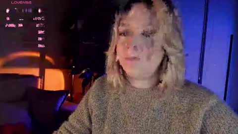 Snapshot of 5_in_one chatting on November 3, 5:09 am Sunshine online show from November 3, 5:09 am