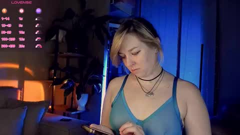 Snapshot of 5_in_one chatting on November 6, 5:08 am Sunshine online show from November 6, 5:08 am