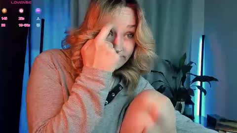 Snapshot of 5_in_one chatting on December 20, 3:57 am Sunshine online show from December 20, 3:57 am