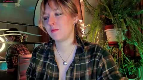 Snapshot of 5_in_one chatting on January 8, 4:37 am Sunshine online show from January 8, 4:37 am